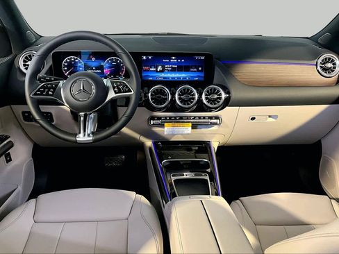 New 2026 Mercedes-Benz GLA 250 4MATIC image 7