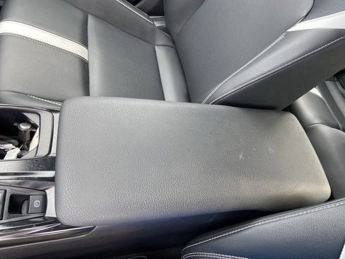 Used 2025 Toyota Camry SE image 40