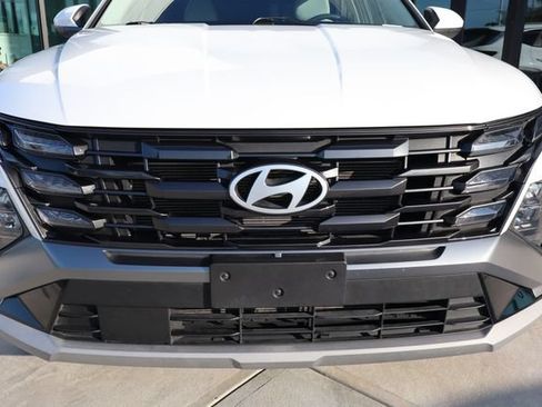 Used 2025 Hyundai Tucson SEL FWD image 16