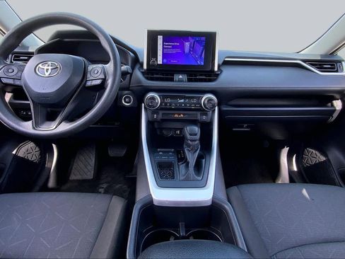 Used 2025 Toyota RAV4 XLE FWD image 15