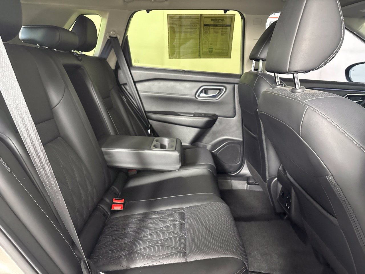 Used 2025 Nissan Rogue Platinum w/ Platinum Premium Package AWD/4WD image 32