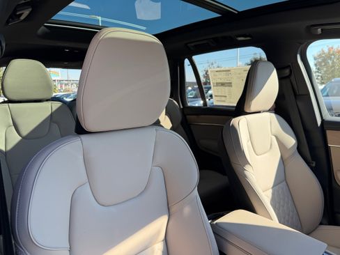 New 2026 Volvo XC90 B6 Core image 9