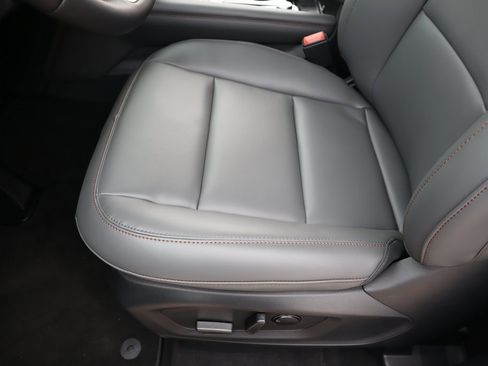 New 2025 Ford Explorer Active w/ Active Comfort Package image 13