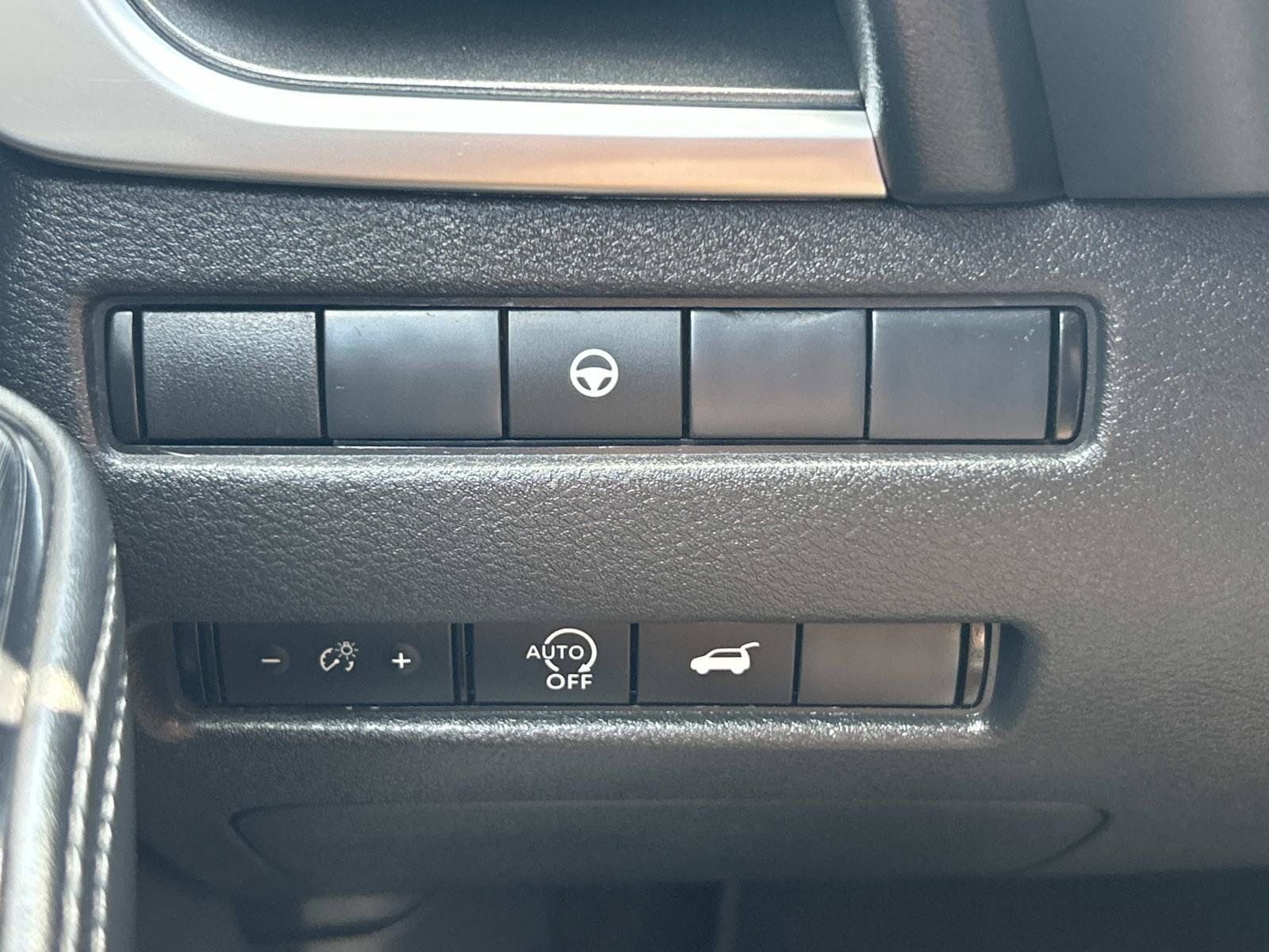 Used 2024 Nissan Rogue SV FWD image 36