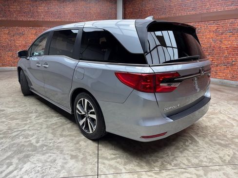 Used 2023 Honda Odyssey Touring image 3
