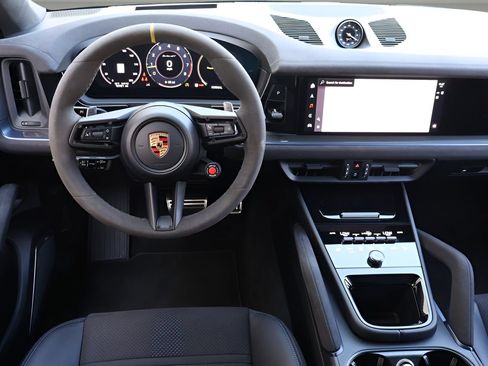 Used 2024 Porsche Cayenne Turbo GT AWD/4WD image 14