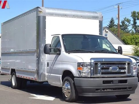 Used 2022 Ford E-350 and Econoline 350 Super Duty RWD image 1