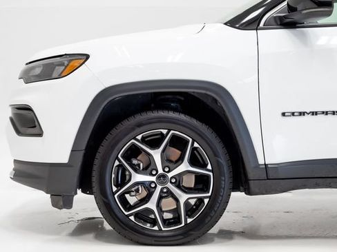 Used 2025 Jeep Compass Limited AWD/4WD image 32