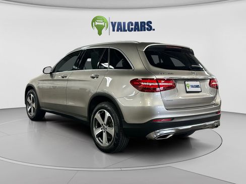 Used 2019 Mercedes-Benz GLC 300 4MATIC w/ Multimedia Package image 3