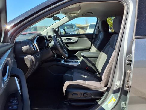 Used 2025 Chevrolet Blazer LT FWD image 19
