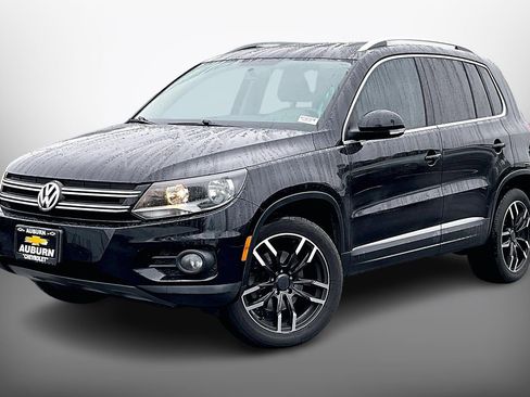 Used 2015 Volkswagen Tiguan SEL image 2