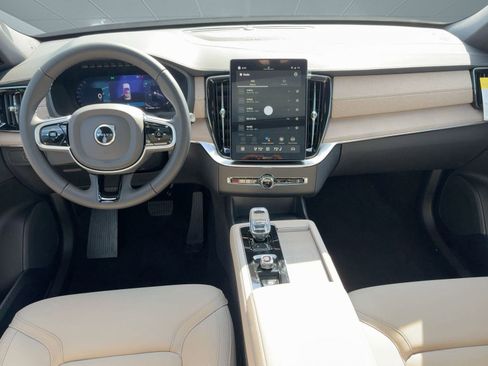 New 2026 Volvo XC90 B6 Plus w/ Protection Package Premier image 25