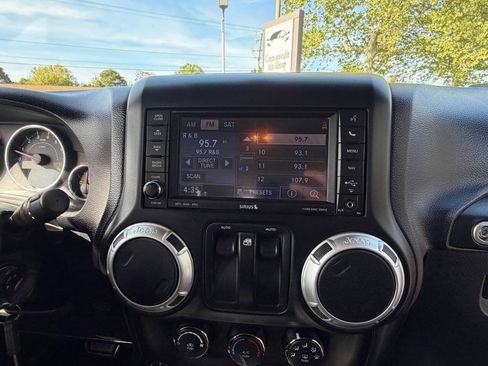 Used 2012 Jeep Wrangler Sahara w/ Dual Top Group AWD/4WD image 31