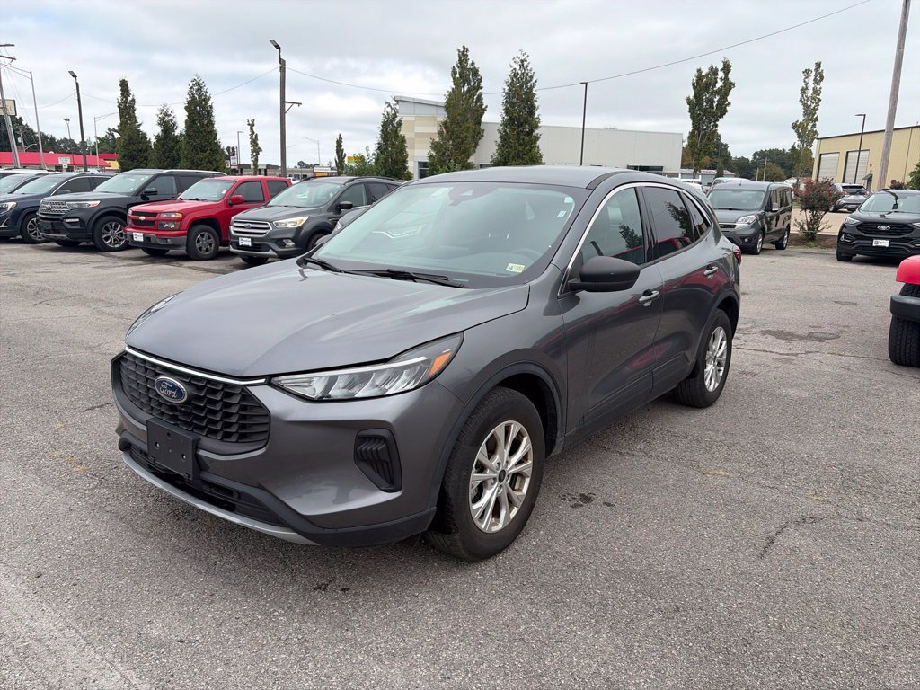 Used 2024 Ford Escape Active AWD/4WD image 2