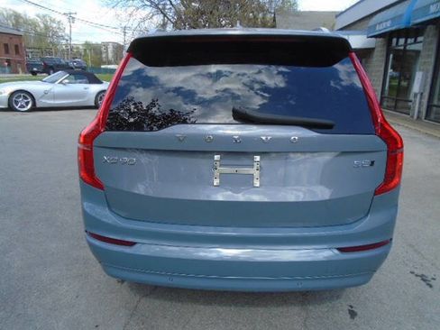 Used 2023 Volvo XC90 B5 Core AWD/4WD image 5