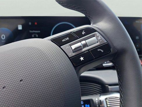 New 2025 Hyundai Ioniq 5 SEL image 17