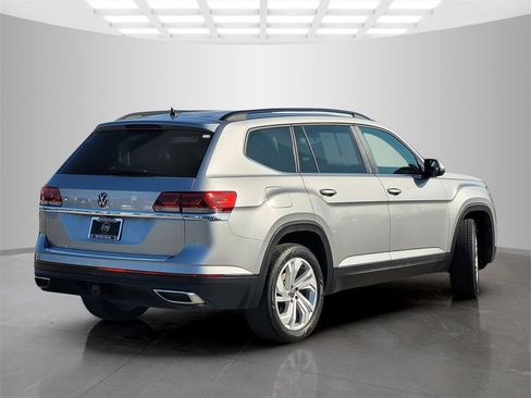 Used 2022 Volkswagen Atlas SE image 4
