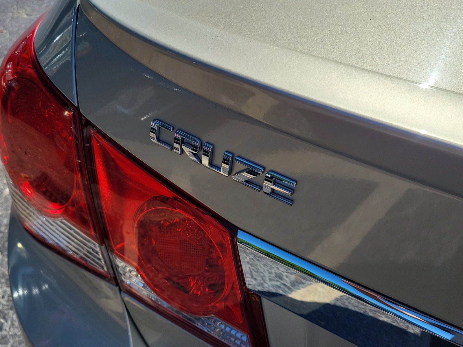 Used 2015 Chevrolet Cruze LT w/ Enhanced Safety Package FWD image 7