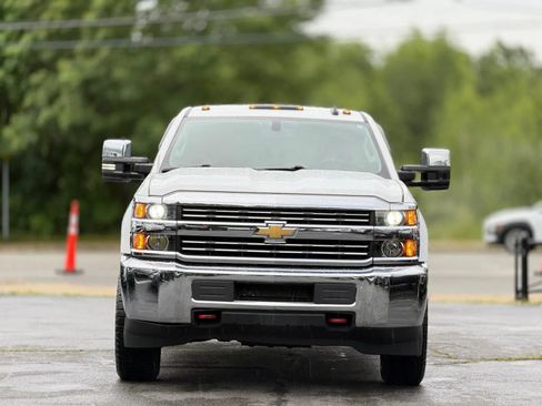 Used 2017 Chevrolet Silverado 2500 W/T w/ WT Convenience Package AWD/4WD image 2