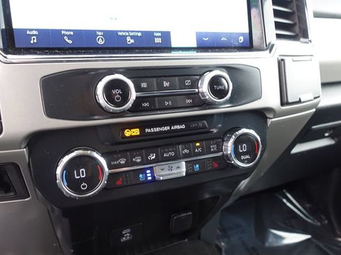 Used 2022 Ford F250 Lariat w/ Lariat Value Package AWD/4WD image 19