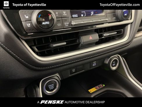 Used 2024 Toyota Grand Highlander Limited image 33