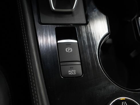 Used 2022 Nissan Rogue Platinum image 25