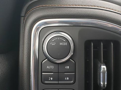 Used 2022 GMC Sierra 1500 AT4 w/ AT4 Preferred Package AWD/4WD image 30