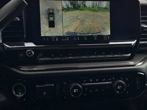 Used 2024 Chevrolet Silverado 2500 ZR2 w/ Technology Package AWD/4WD image 24