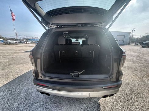 Used 2026 Chevrolet Traverse LT w/ Sun and Wheel Package image 25