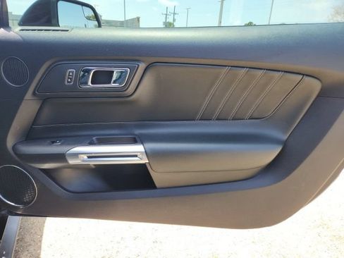 Used 2015 Ford Mustang Premium RWD image 15