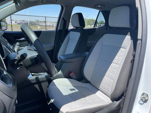 Used 2022 Chevrolet Equinox LS w/ LS Convenience Package FWD image 16