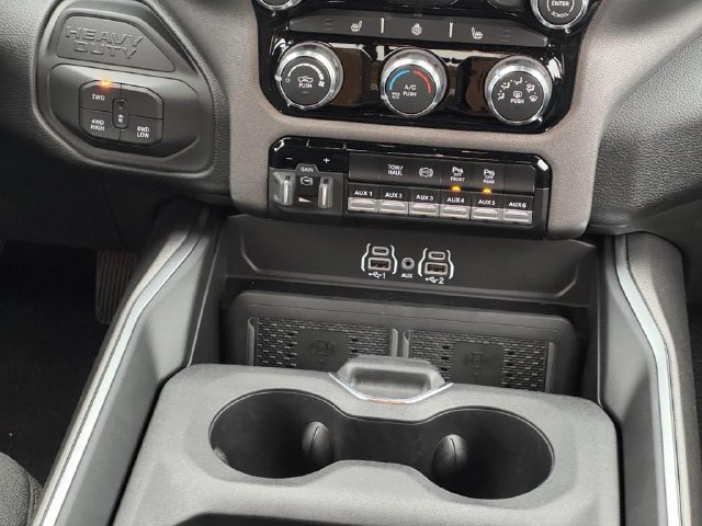 New 2025 RAM 3500 Big Horn AWD/4WD image 9