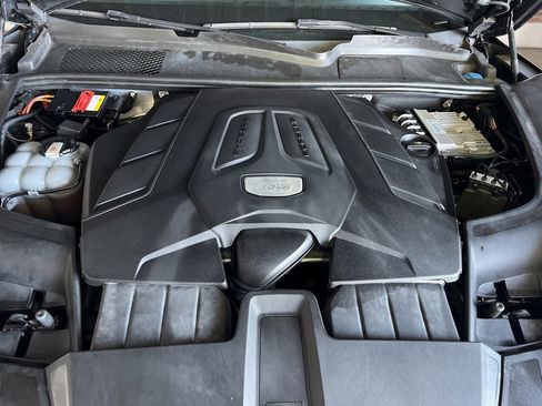 Used 2020 Porsche Cayenne image 37