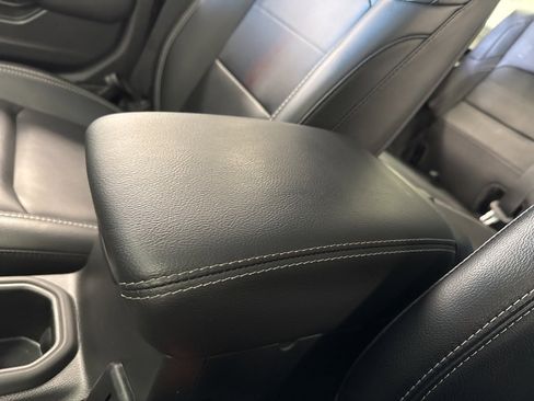 Used 2022 Jeep Wrangler Unlimited Sahara w/ Cold Weather Group image 28