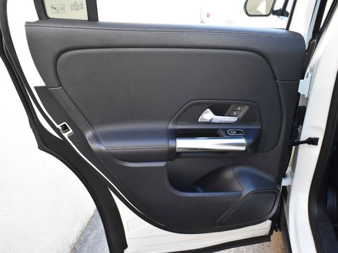 Used 2021 Mercedes-Benz GLA 250 4MATIC image 19