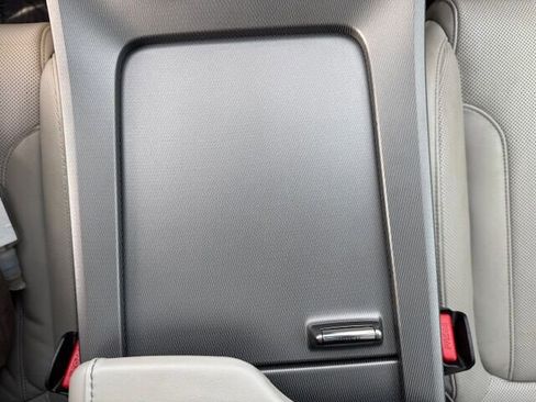 Used 2022 Hyundai Palisade Limited image 21