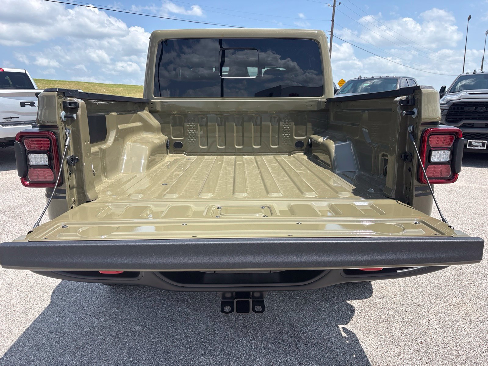 New 2026 Jeep Gladiator Rubicon AWD/4WD image 29