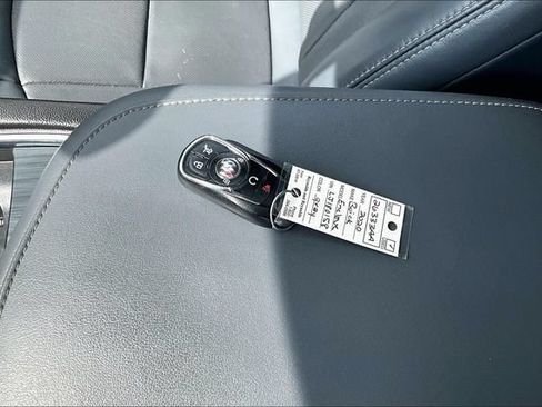 Used 2020 Buick Enclave Essence w/ Sound and Sites Package AWD/4WD image 9