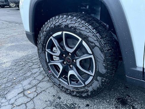 New 2026 Jeep Compass Trailhawk w/ Sun, Sound & Navigation Group image 11