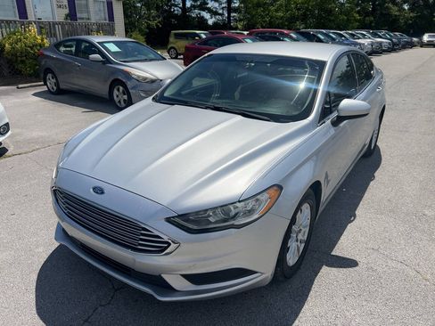 Used 2017 Ford Fusion S FWD image 2