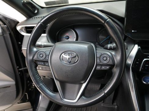 Used 2021 Toyota Venza XLE image 42