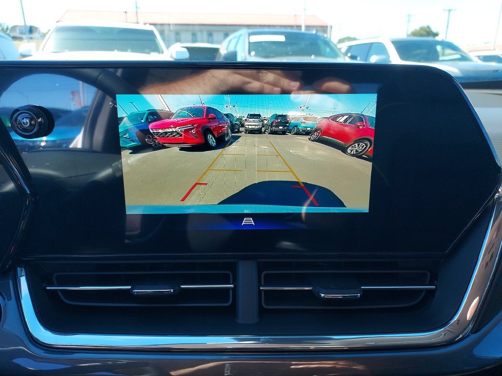 New 2026 Chevrolet Trax ACTIV w/ Sunroof Package FWD image 22