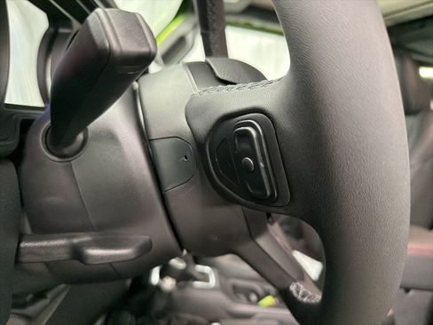 New 2025 Jeep Wrangler Unlimited Rubicon image 19