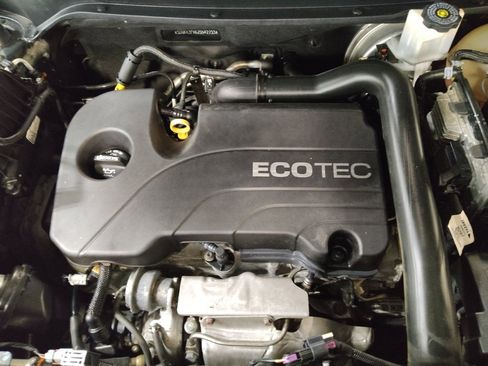 Used 2018 Chevrolet Equinox LT image 30