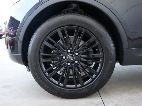 Used 2017 Land Rover Discovery HSE Luxury image 24