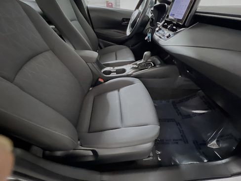 Used 2024 Toyota Corolla LE image 30