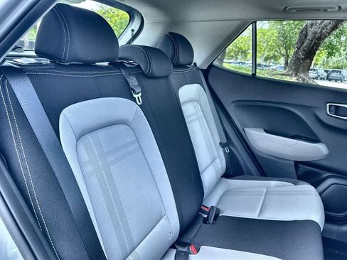 Used 2025 Hyundai Venue SEL FWD image 26