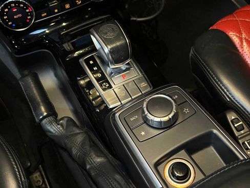 Used 2016 Mercedes-Benz G 63 AMG 4MATIC image 32