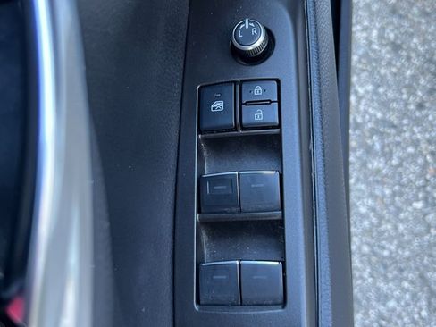 Used 2021 Toyota Camry XSE image 15