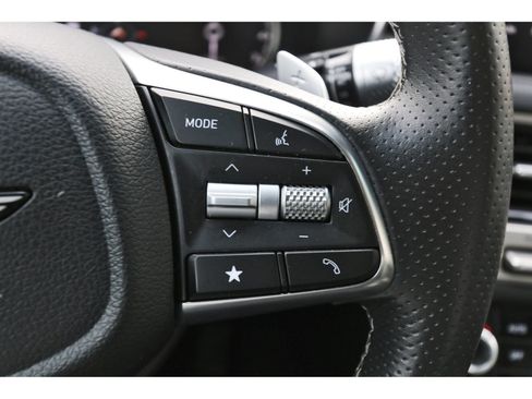 Used 2025 Genesis G70 2.5T RWD image 18